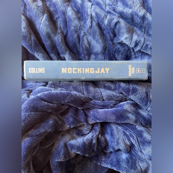 Mocking Jay Hardcover Book - Picture 2 of 7